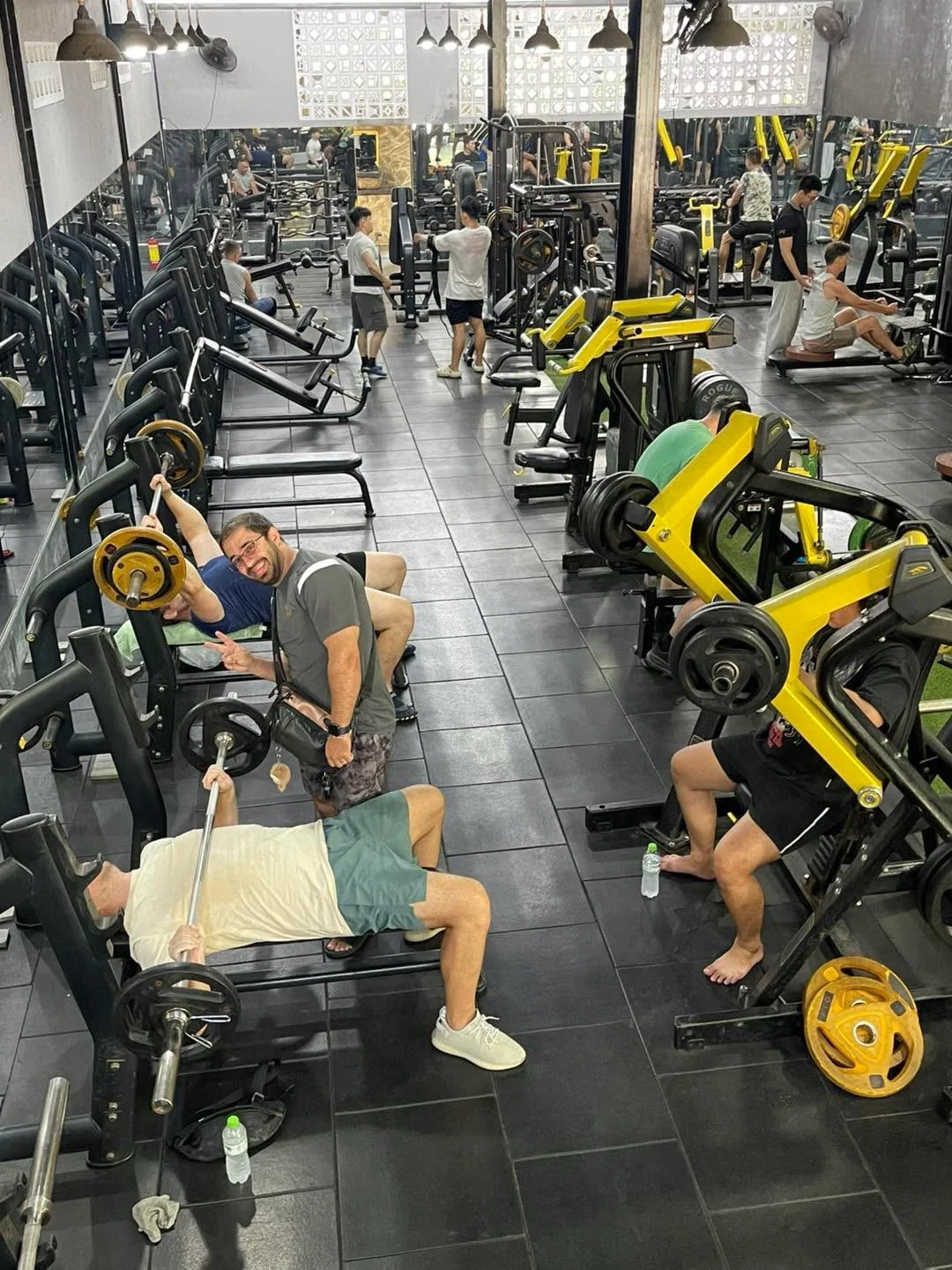 Kiến Gym Lê Văn Hiến 4