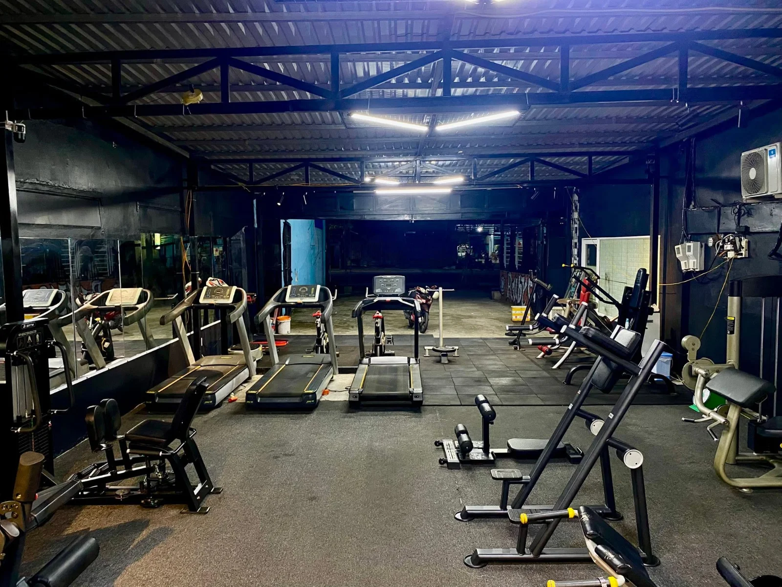 THE STRONG GYM 5