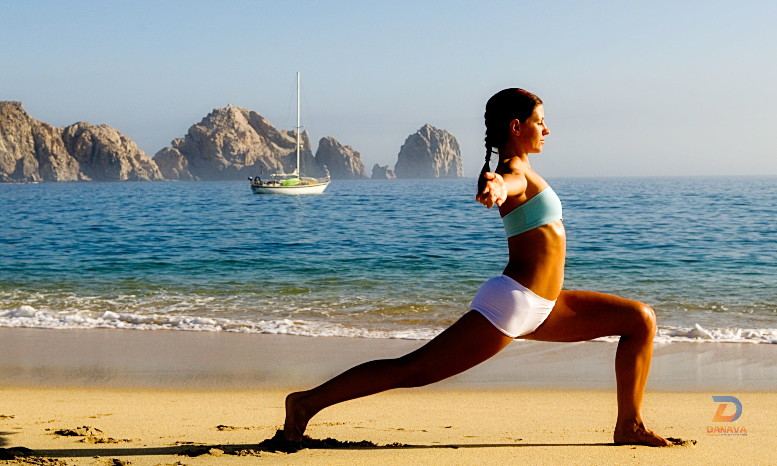 Nhóm người tập yoga