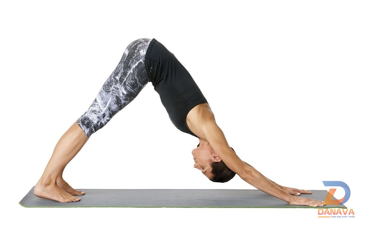 Người phụ nữ tập yoga