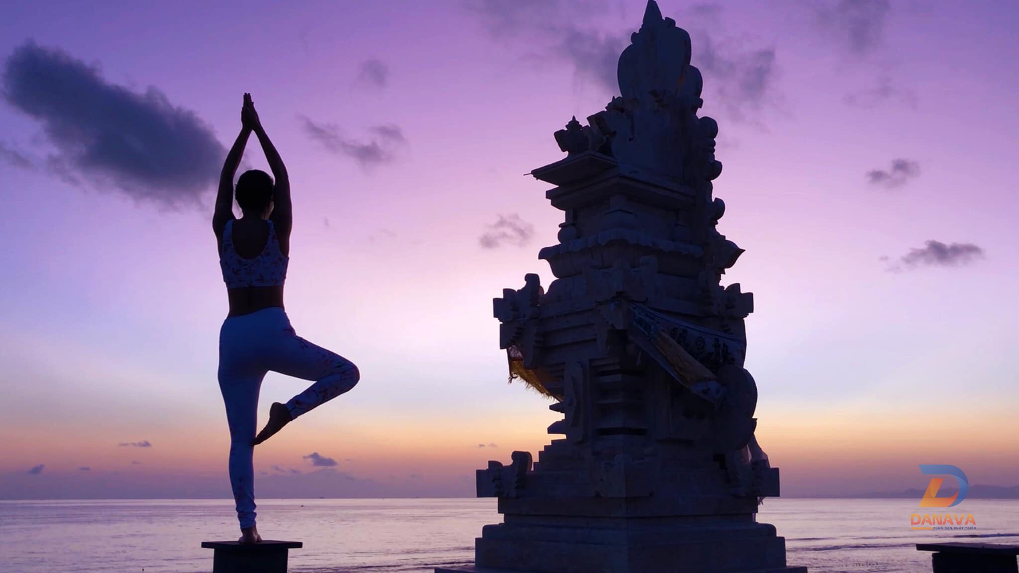 Tư thế Cái cây trong yoga