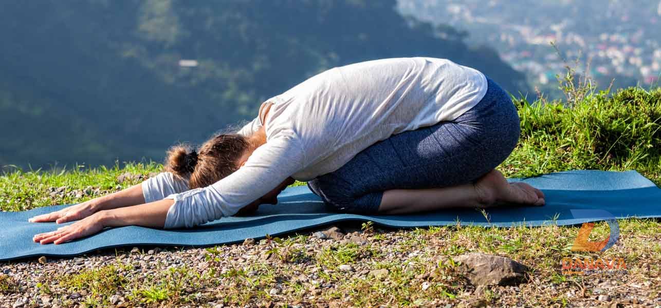 Tư thế Em bé (Balasana): Chốn nghỉ ngơi dịu dàng cho cột sống