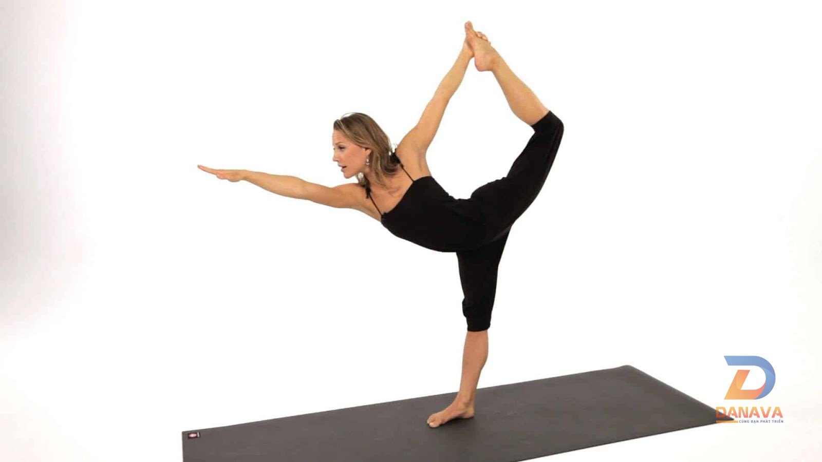 Tư thế vũ công Natarajasana