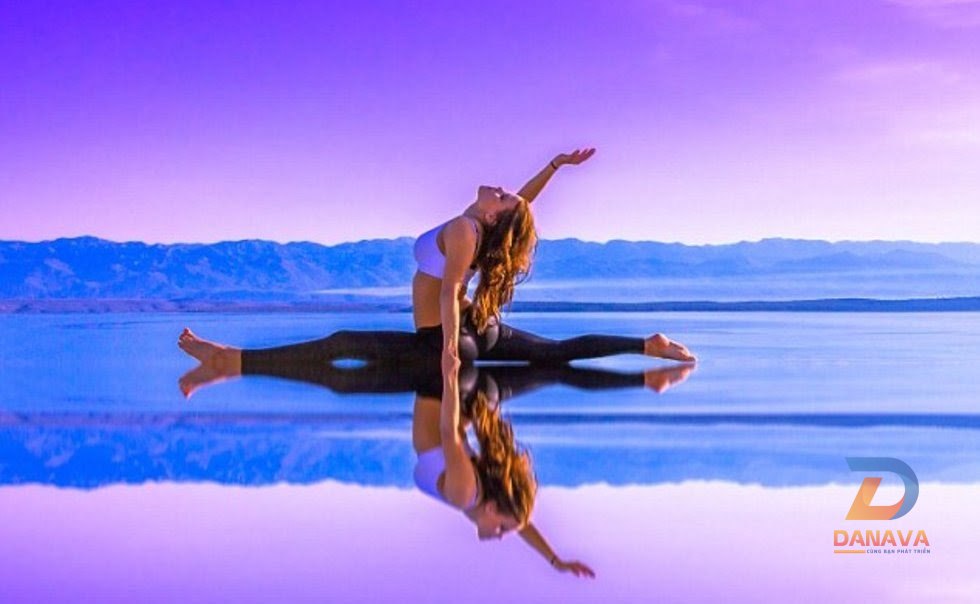 Tư thế xoạc chân trong yoga