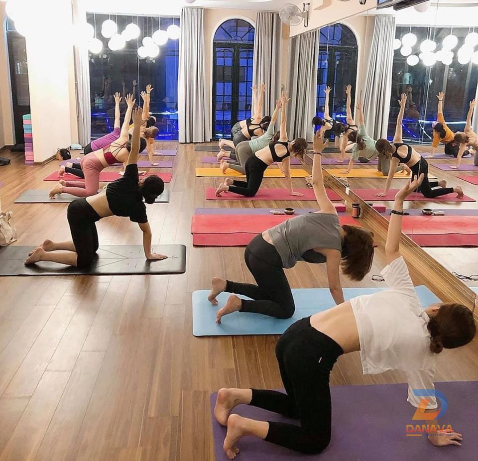 Lớp học yoga tại Yuni