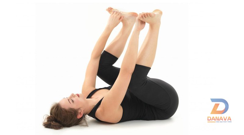 Tư thế Đứa trẻ vui nhộn Ananda Balasana