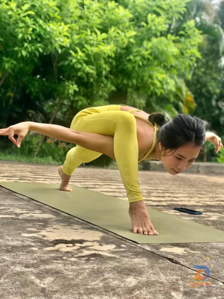 Chú ý định tuyến và điểm nhìn drishti