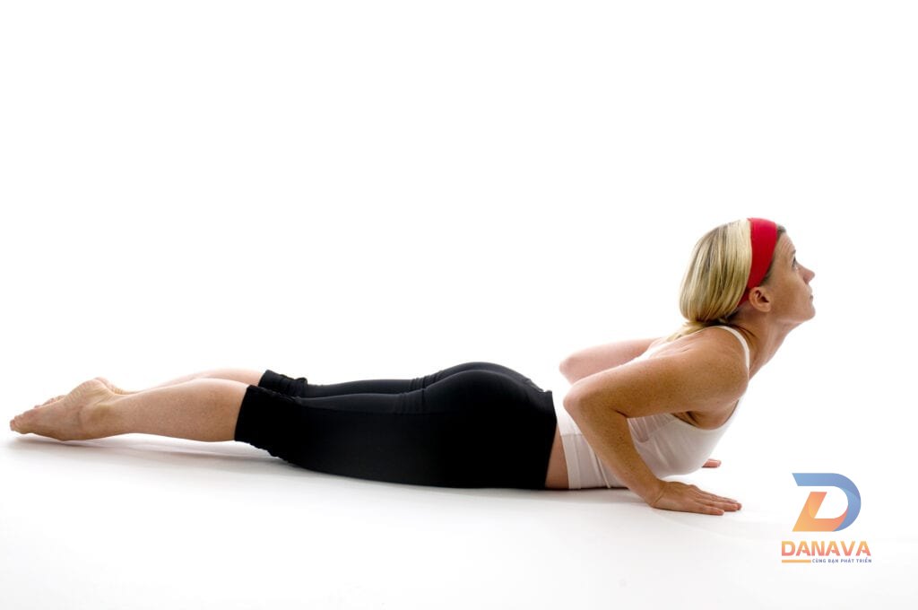 Tư thế Rắn hổ mang (Cobra Pose): Cách tập và lợi ích cho cột sống
