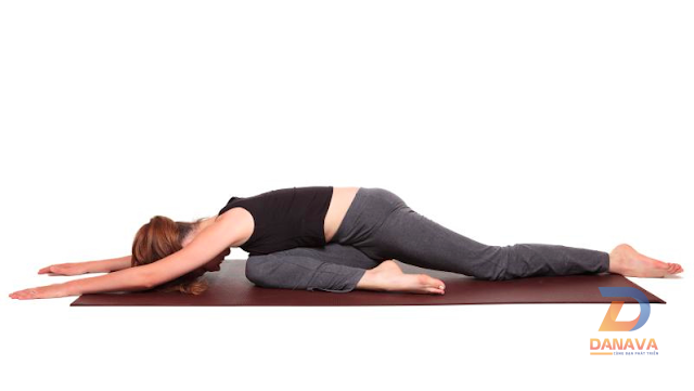 Tư thế Bồ câu: mở hông, tăng độ dẻo cho đôi chân