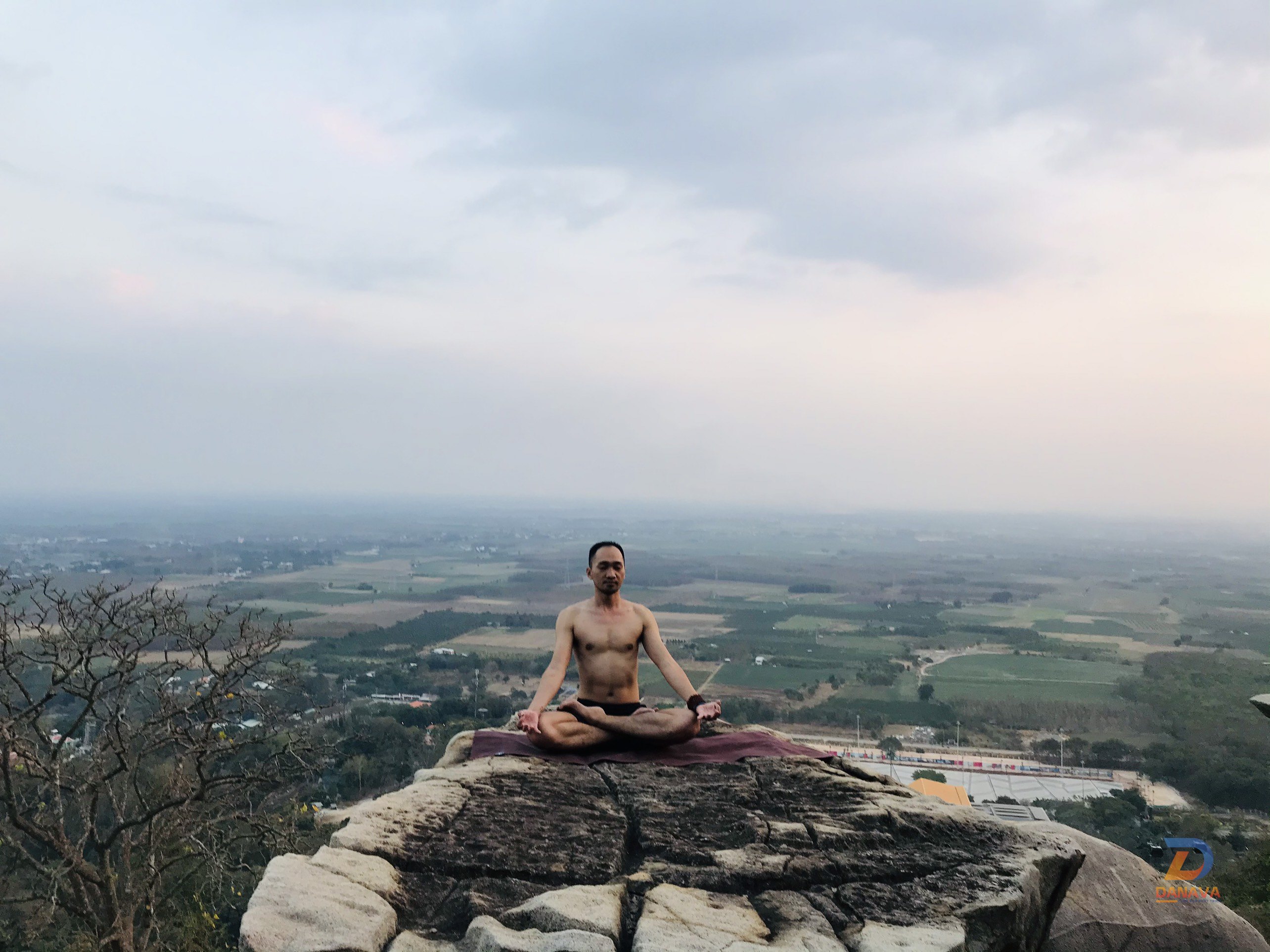 Tư thế yoga tăng sức mạnh cho nam giới