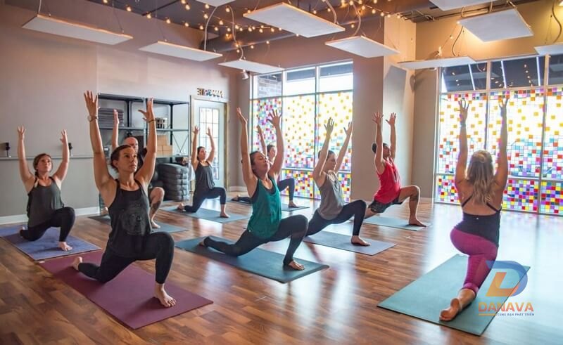 Năng lượng cộng hưởng trong lớp tập yoga