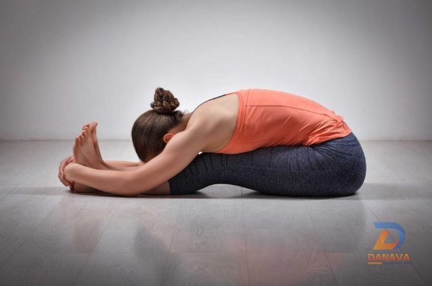 Tư thế căng giãn lưng ngồi gập người