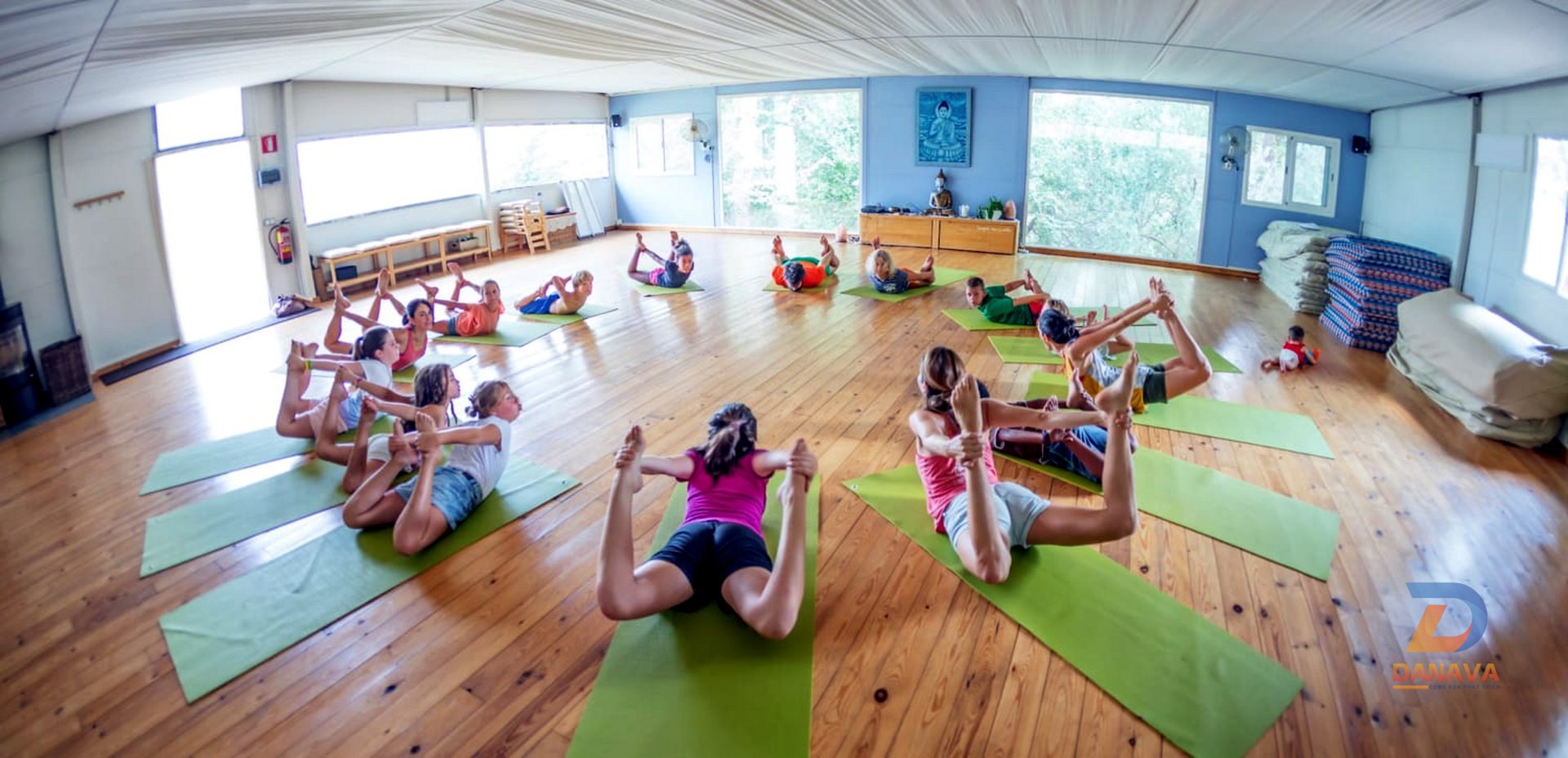 Không gian lớp học yoga