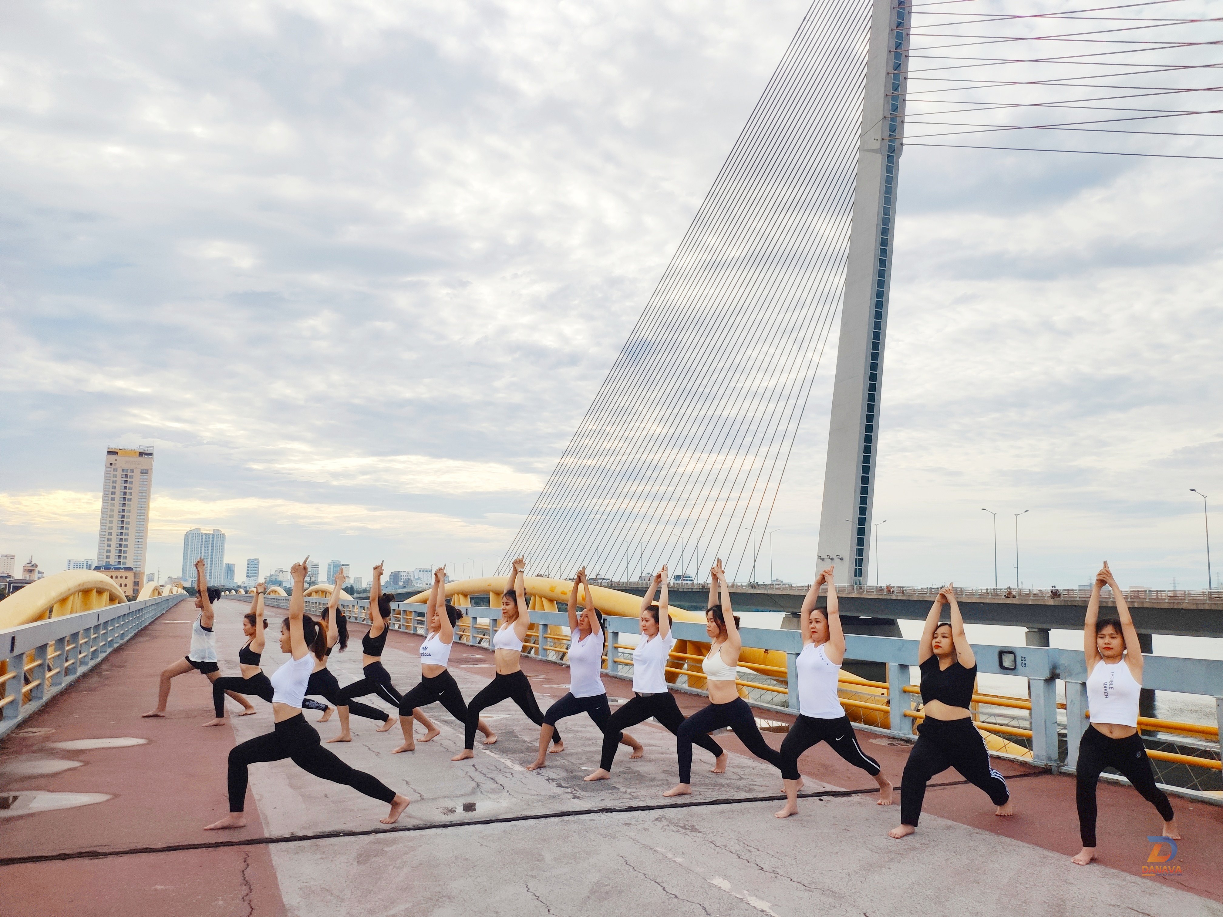 Buổi tập yoga tại HKLife Đà Nẵng