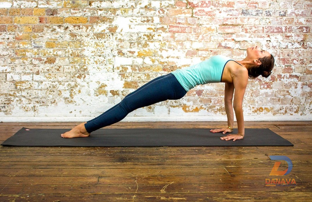 Tư thế tấm ván ngược Purvottanasana