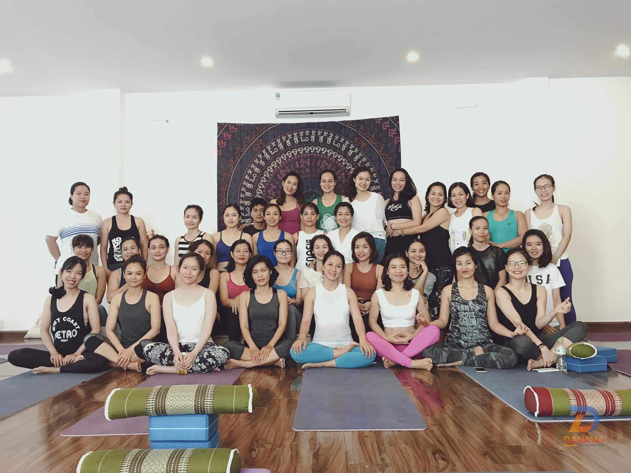 Không gian tập tại Yoga Sức Sống Mới