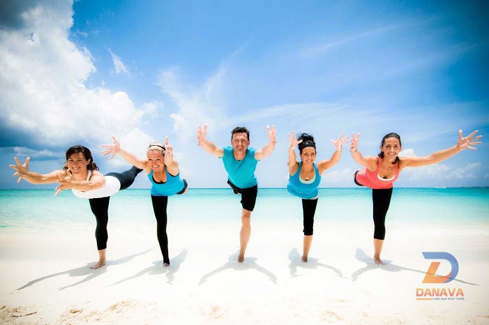 Người tập yoga với thái độ tích cực